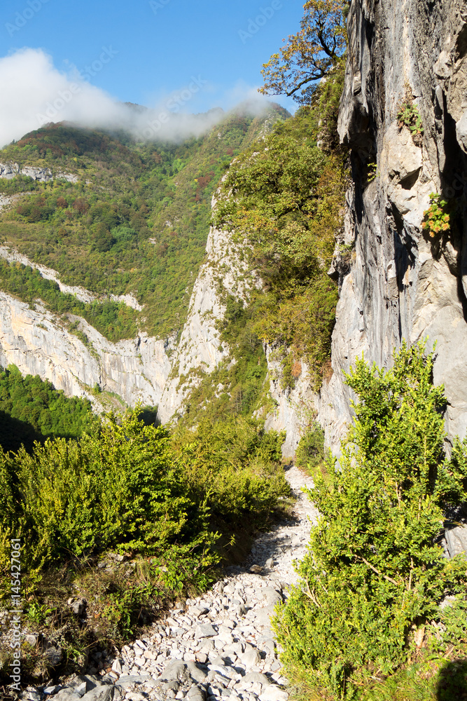 Obraz premium path of the Mature in the Pyrenees