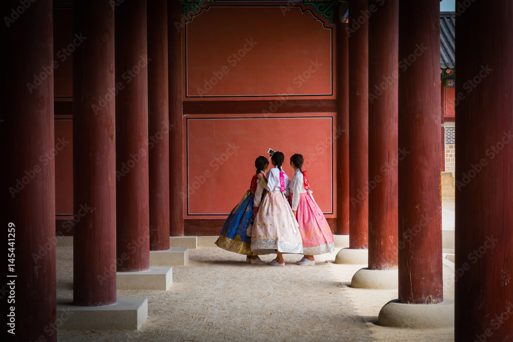 hanbok girl in selfie hanbok girl in selfie