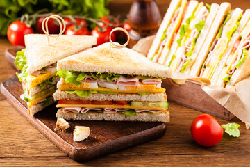 Sierkussen Snackbar Tosti met ham kaas en ei  © gkrphoto