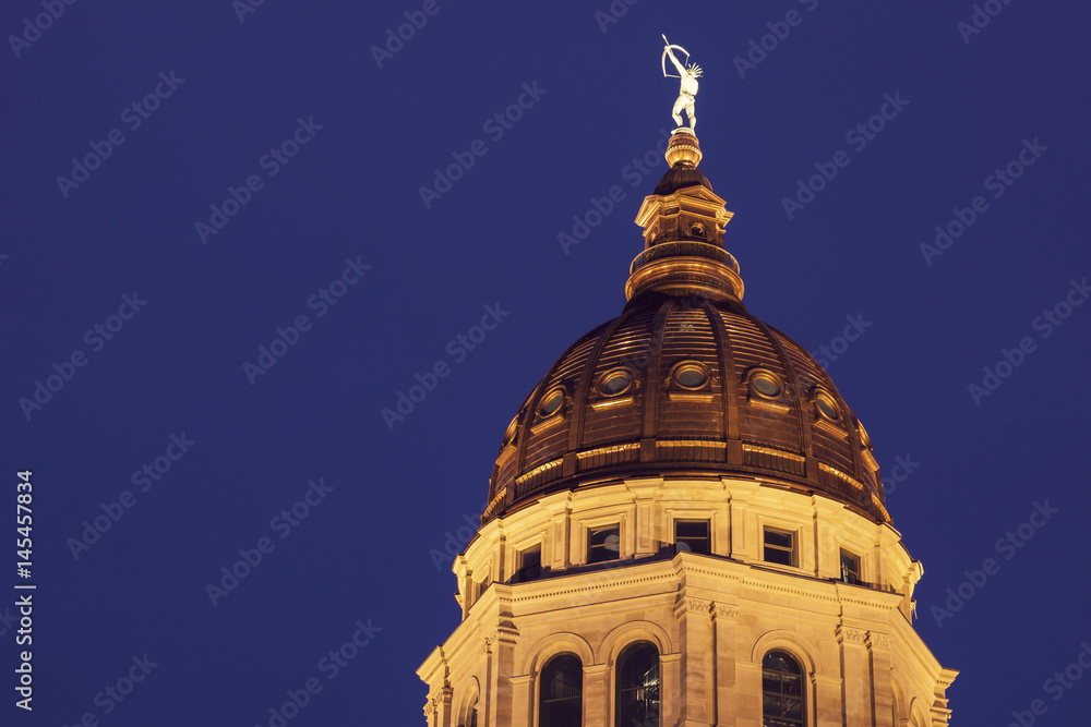Φωτογραφία Topeka, Kansas - entrance to State Capitol Building
