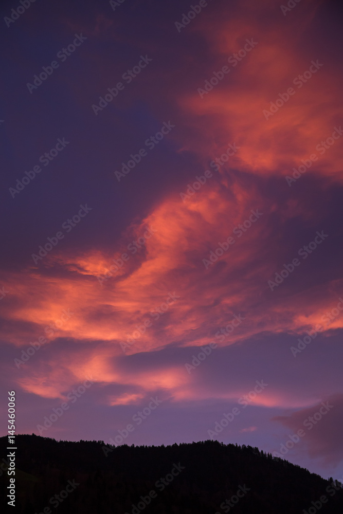 Sonnenaufgang in den Schweizer Alpen