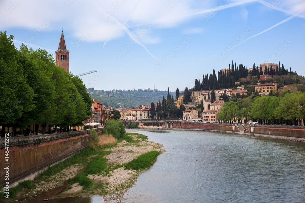 Obraz premium The Adige river, Verona