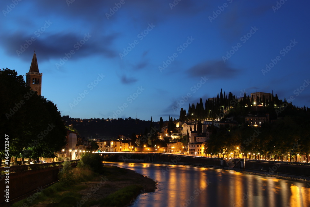 Abendlicher Blick über die Etsch in Verona