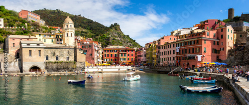 View of Vernazza houses and blue sea, Cinque Terre national park, Liguria, Italy © daliu