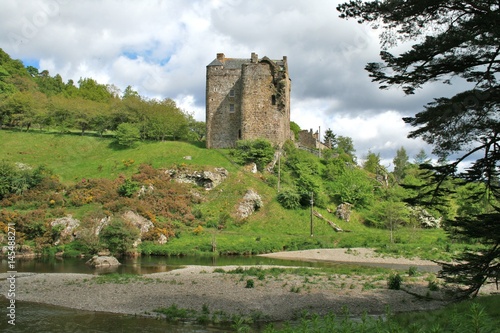 Neidpath Castle