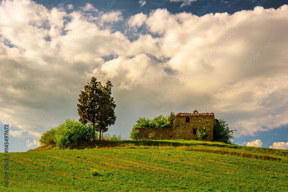 Ruins of an abandoned house near Pienza, Tuscany, Italy