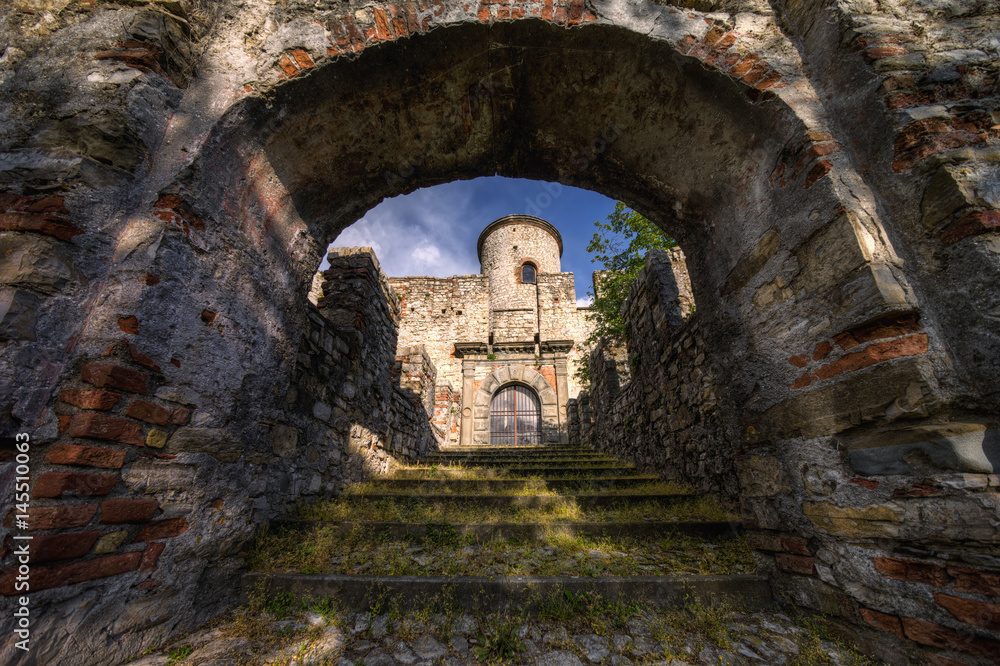 Rocca Martinengo Arch