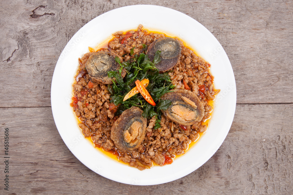Preserving Duck with stir-fried pork and basi Preserving Duck with stir-fried pork and basi