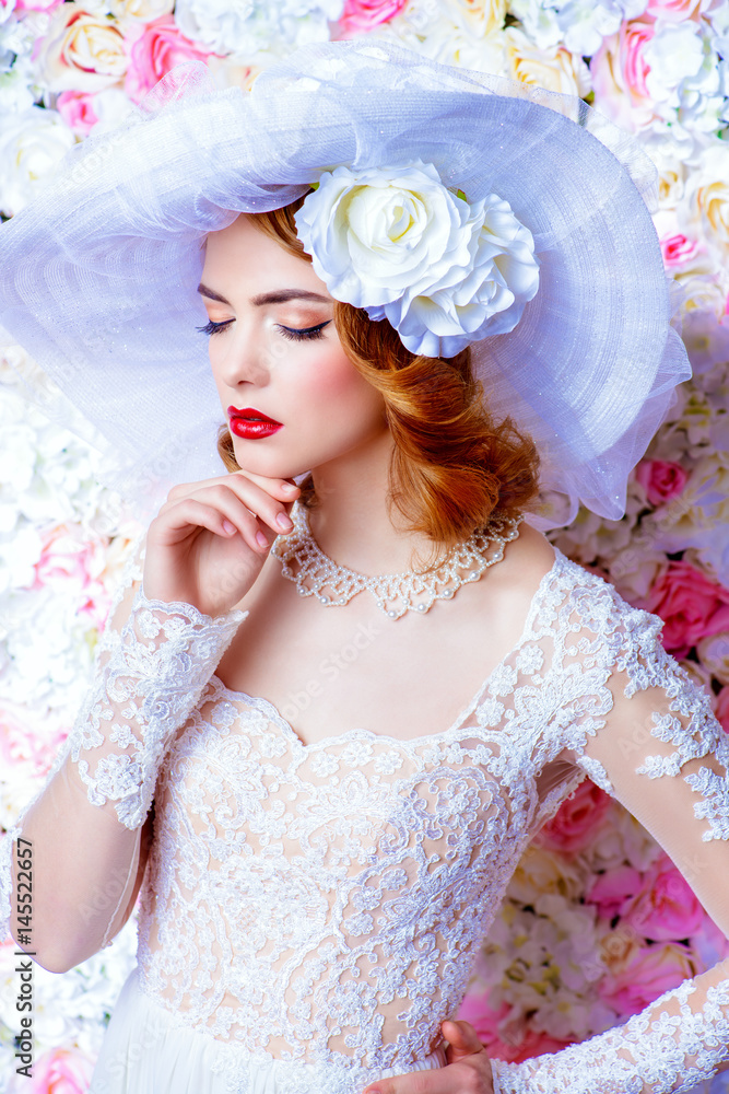 chic broad-brimmed hat chic broad-brimmed hat