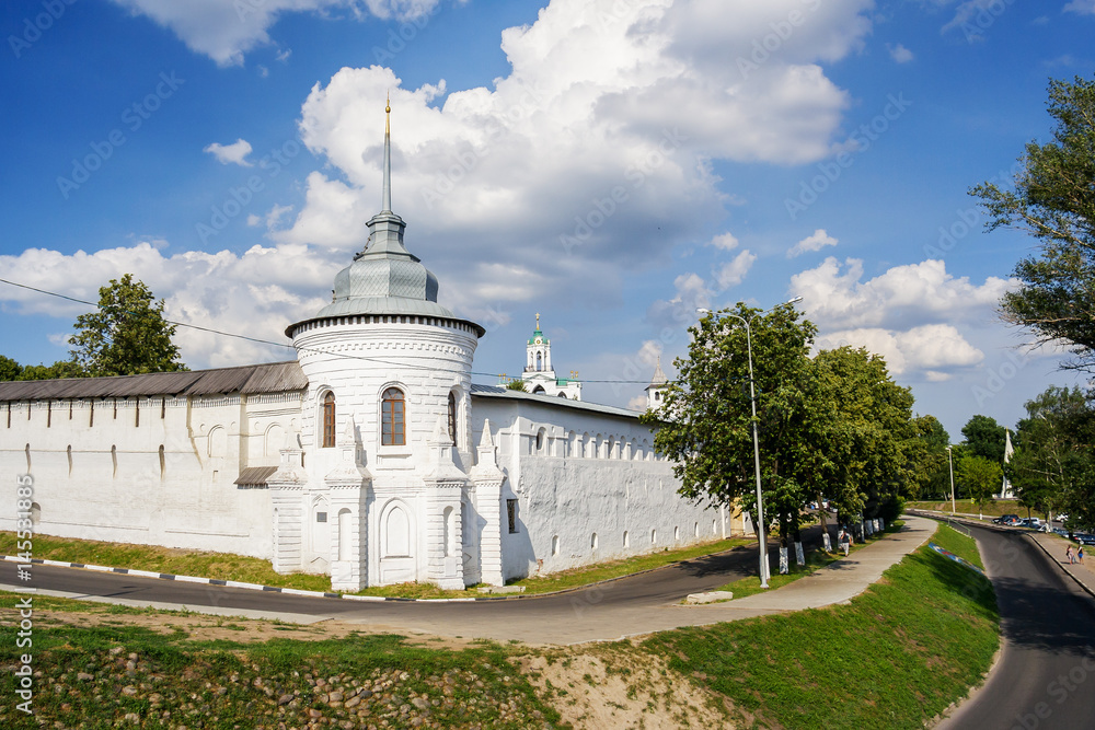 Юго-западная башня Спасо-Преображенского монастыря в Ярославле