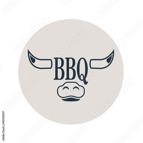 Icono plano BBQ en cabeza toro en circulo gris