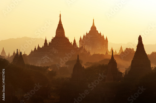 many pagoda in Myanmar © worradirek