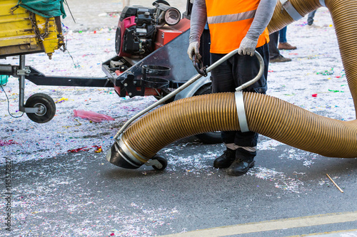 Canvastavla Street cleaner with industrial vacuum cleaner