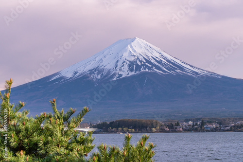 世界文化遺産 河口湖から観た富士山(夕日) photo