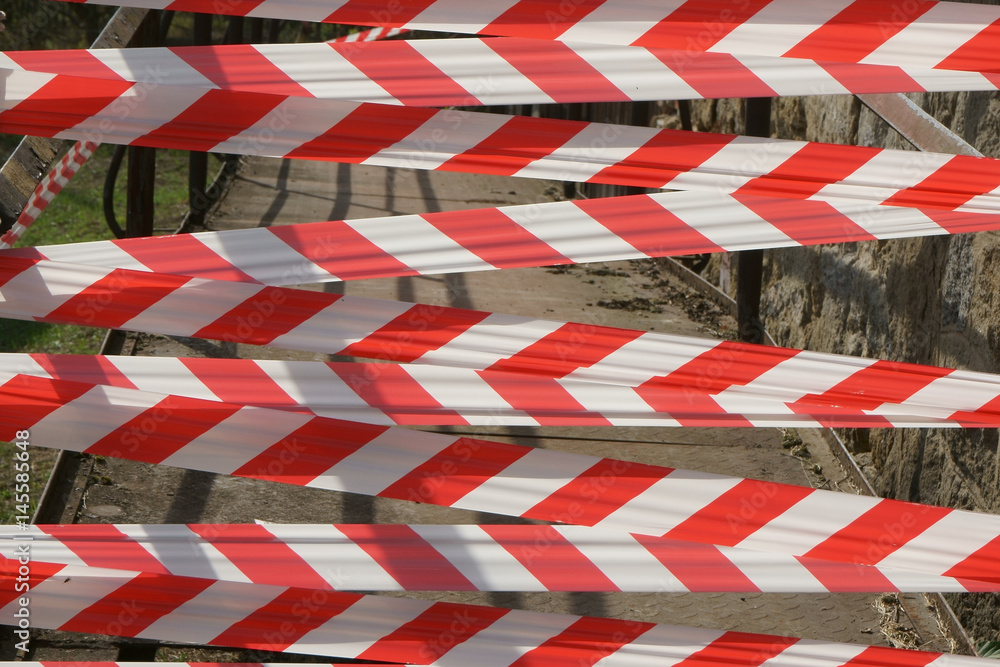 Obraz premium red white plastic band stop