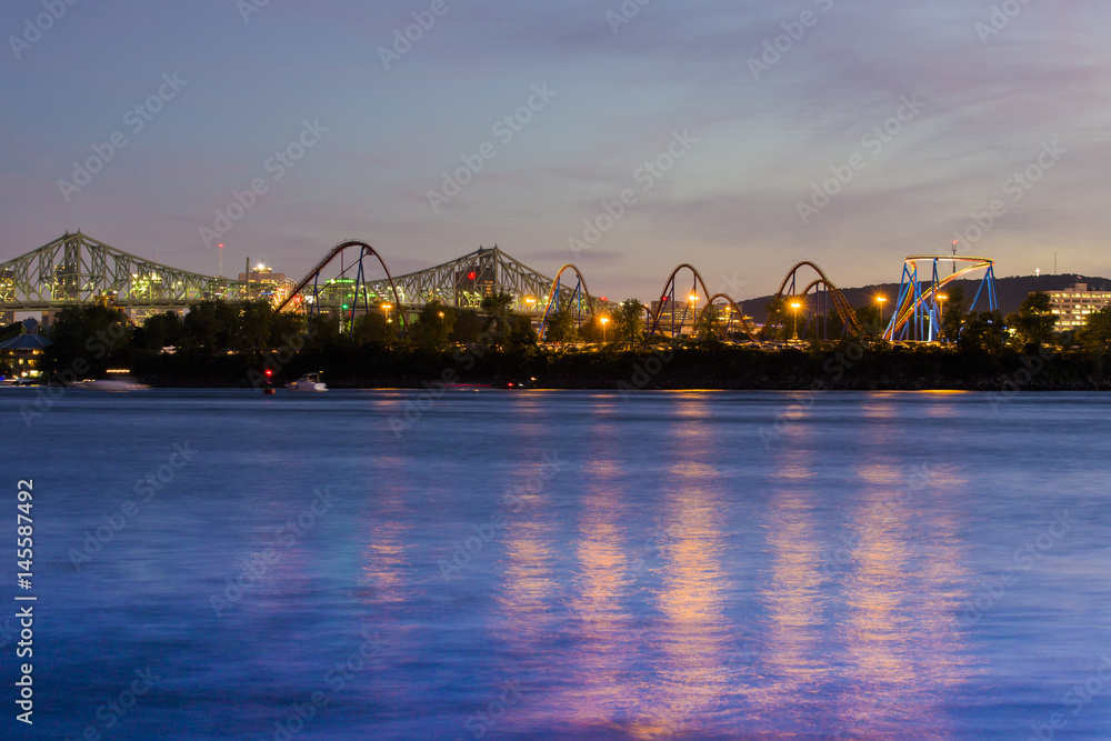 Fototapeta premium Saint Helen's Island (French: Île Sainte-Hélène) at dusk