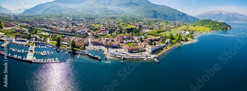 Fototapeta Naklejka Na Ścianę i Meble -  Colico - Lago di Como (IT) - Panoramica aerea