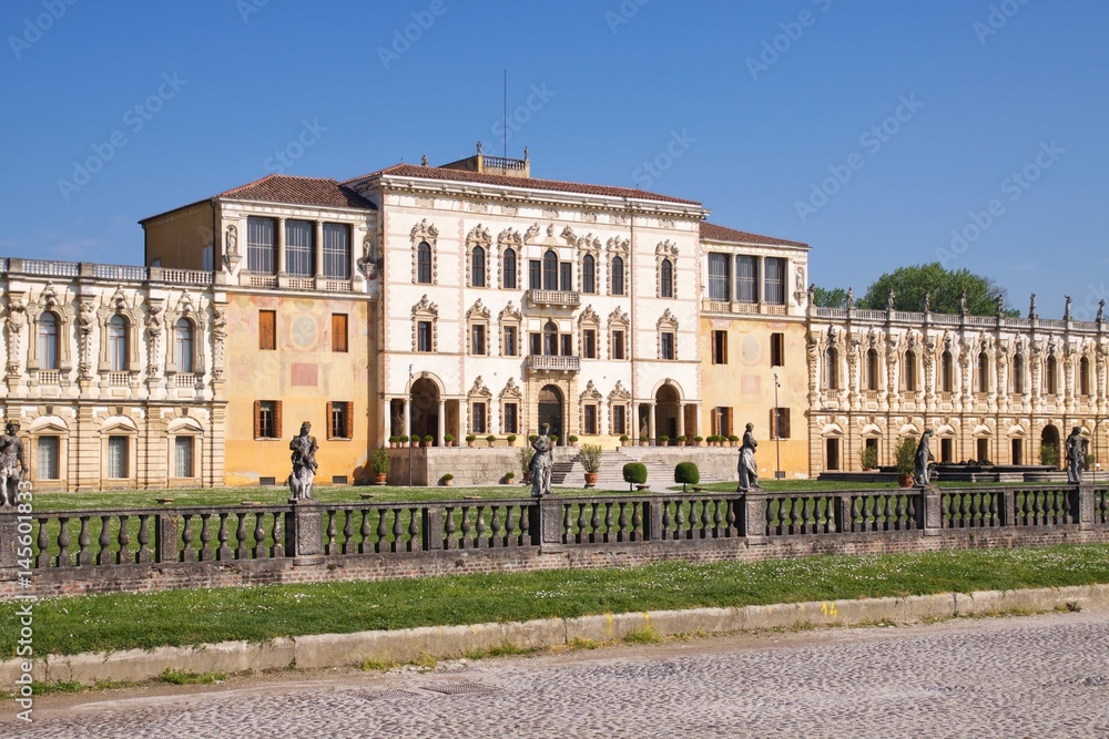 Villa Veneta Contarini Piazzola Sul Brenta Padova , facciata da sinistra Anno 2017