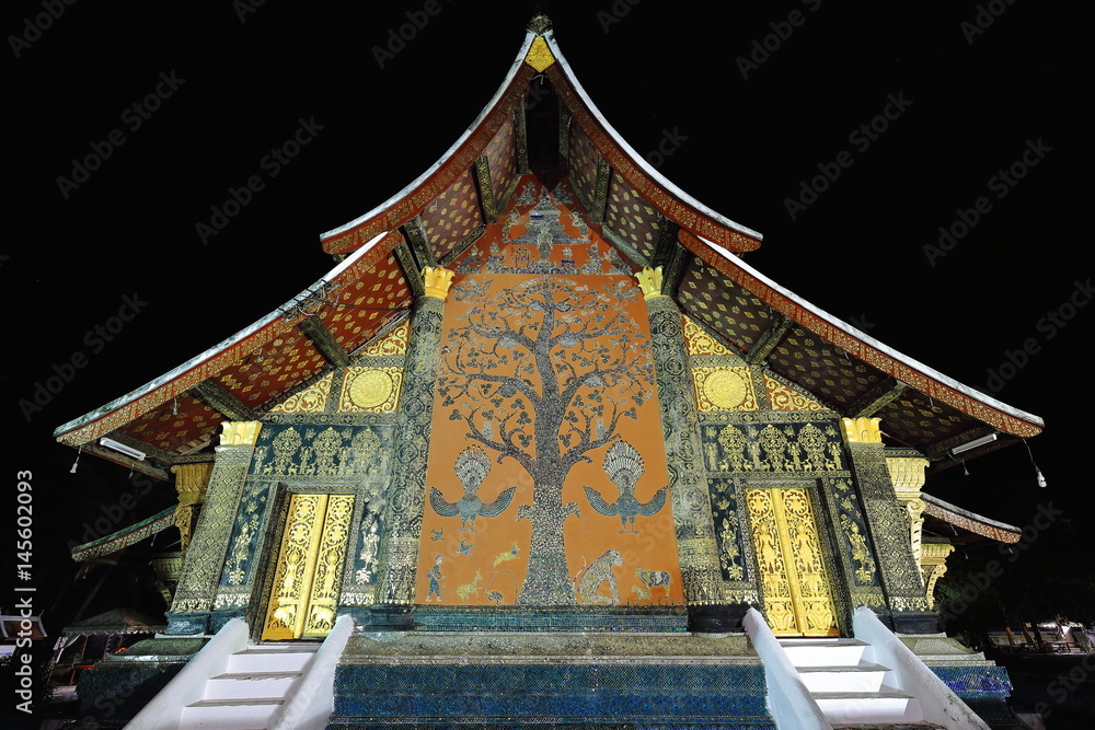 Fototapeta premium Mai Thong-Tree of life mosaic. Wat Xieng Thong-Luang Prabang-Laos. 4301