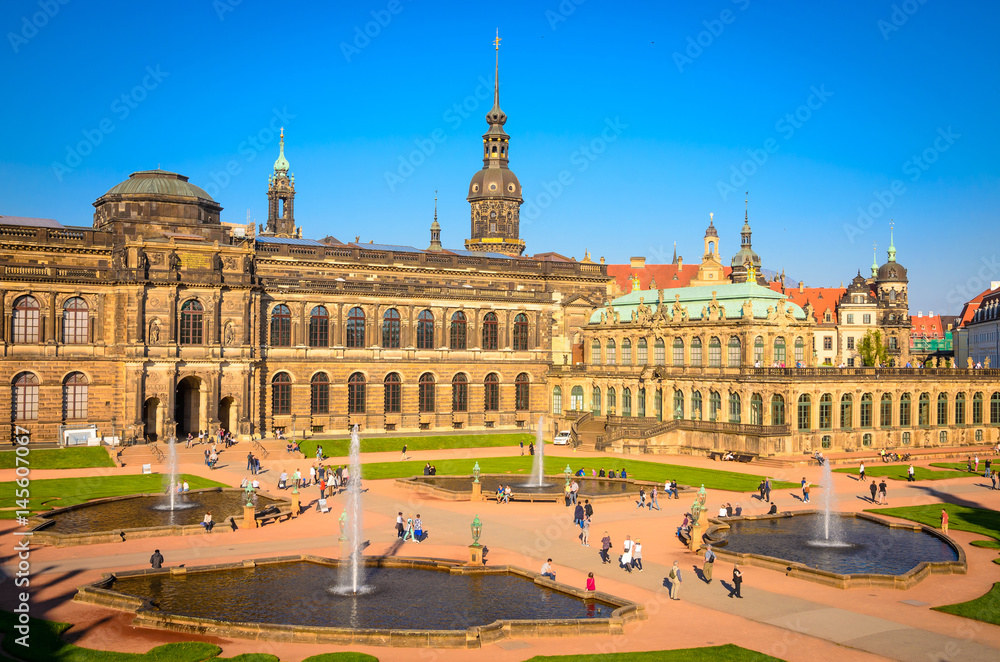 Obraz premium Famous Zwinger palace (Der Dresdner Zwinger) Art Gallery of Dresden, Saxony, Germany