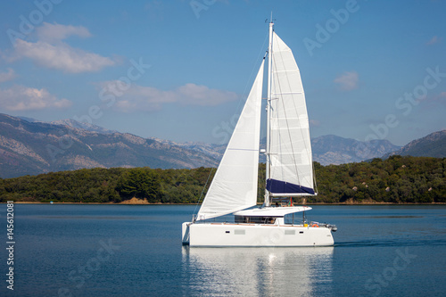 Photo Sailing catamaran