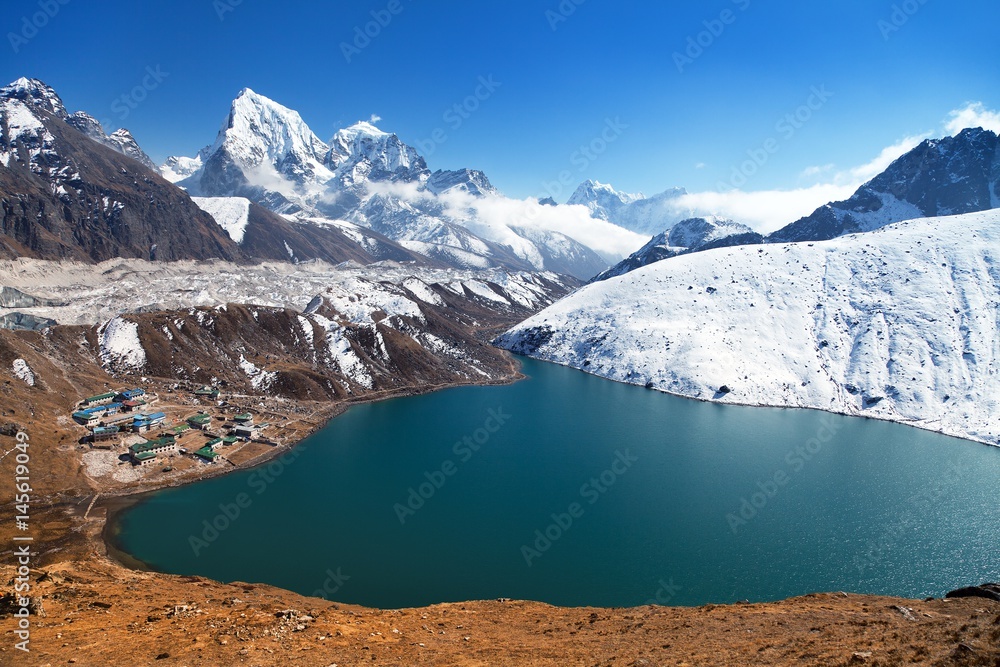 Dudh Pokhari Tso or Gokyo lake, Gokyo village Dudh Pokhari Tso or Gokyo lake, Gokyo village