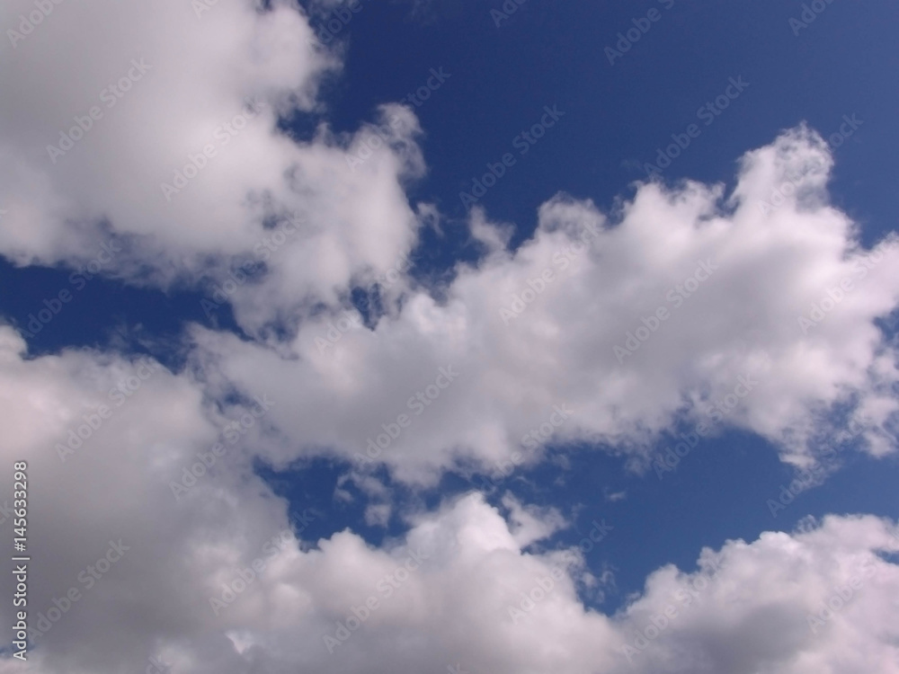 Obraz premium sky, weather, day, heaven, background, cloud, space, cloudscape, color, light, nature, outdoor, air, climate, cumulus, beauty, summer, view, environment, high, beautiful, sunny, bright, pattern, sunli