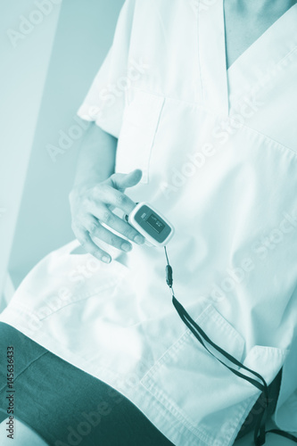 Blood pressure finger monitor