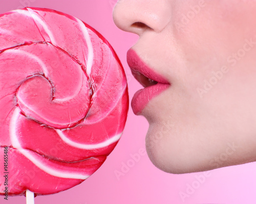 Face of beautiful young wom...