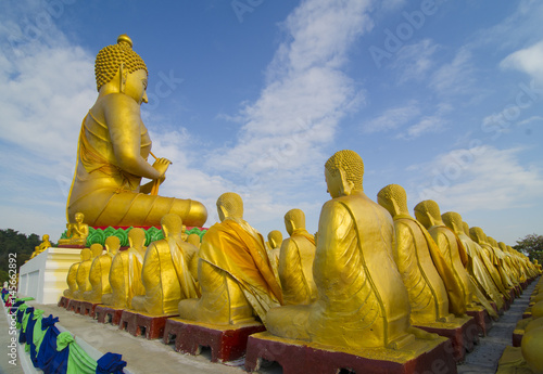 Makha Bucha, buddha with 12...