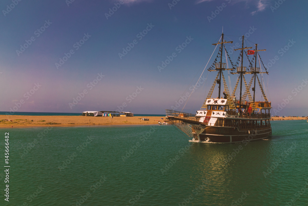 Fototapeta premium Manavgat bootstour kurz vor havenausfahrt