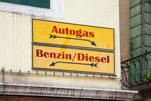 Schild 227 - Autogas
