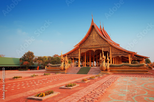 Temple Sirindhorn wararam photo