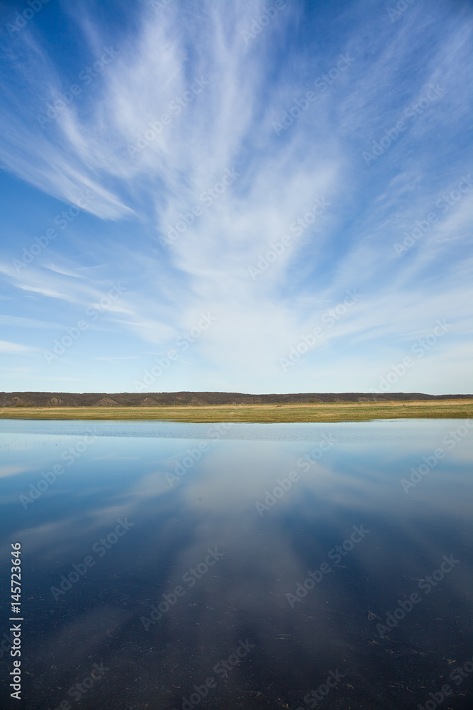 Obraz premium springtime flood on the river oder