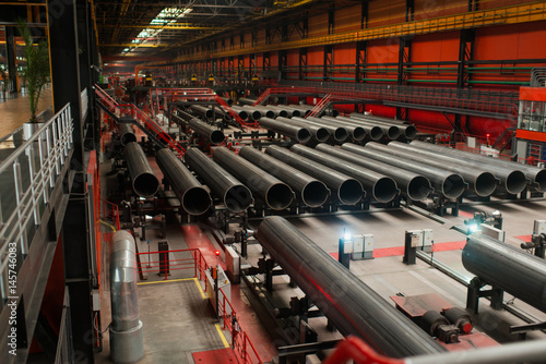 Quadro em tela Manufacture of large diameter pipes