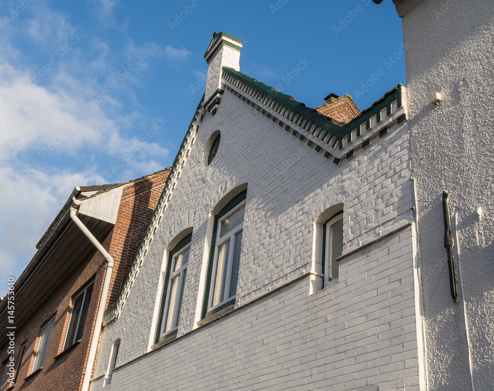 Weiße Fassade eines Hauses Weiße Fassade eines Hauses