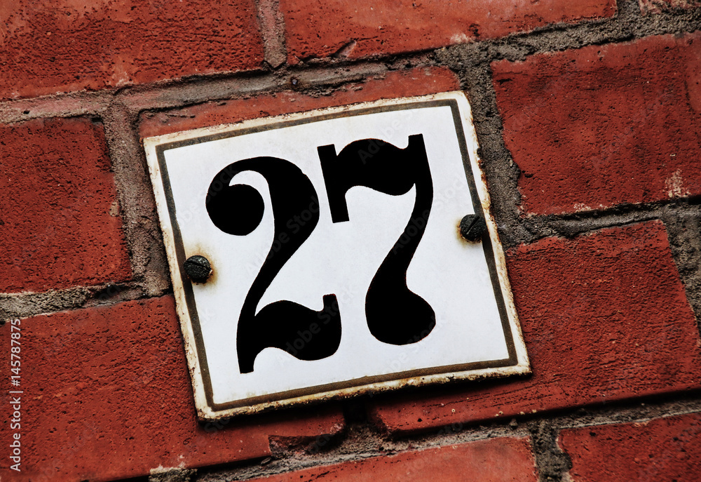 Hausnummer 27 StockFoto Adobe Stock