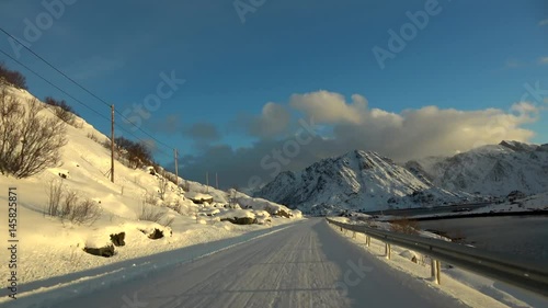 Fahrt auf Flakstad auf den Lofoten, Norwegen
 photo