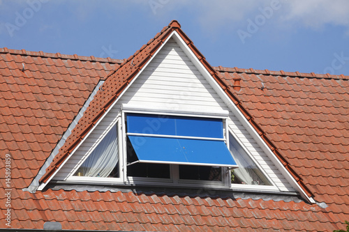 Dach, Fenster, Sonnenschutz