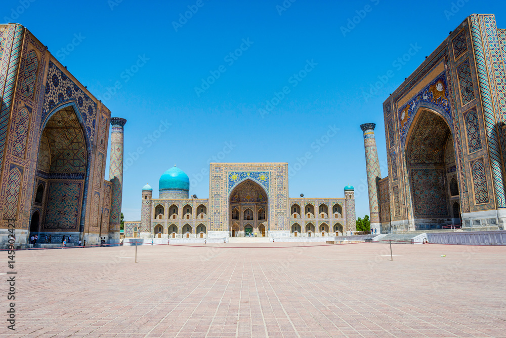 Fototapeta premium Registan mausoleum, Samarkand, Uzbekistan