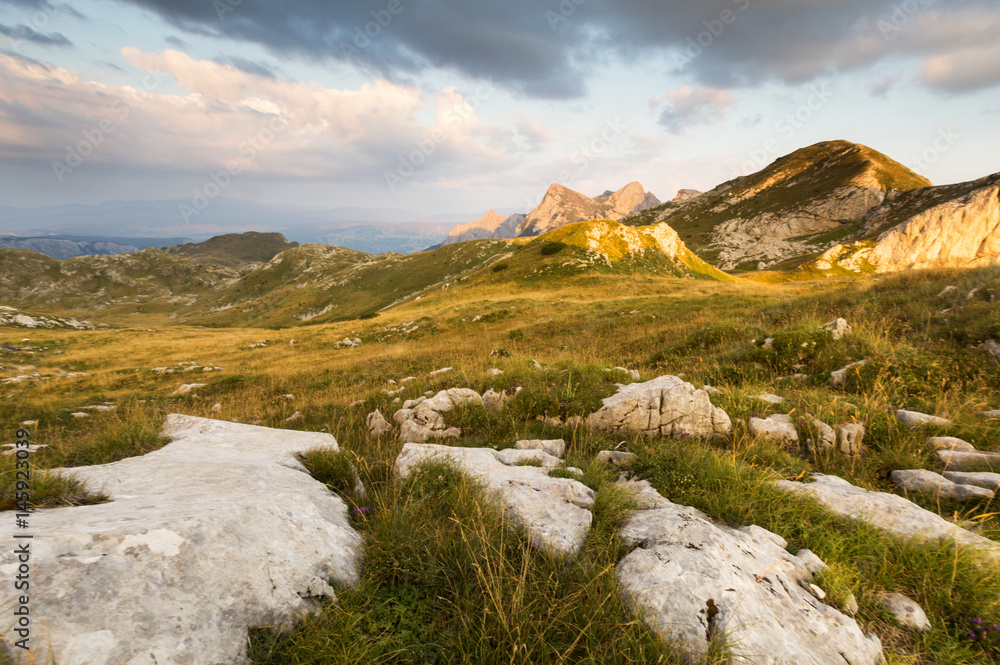 Cloudy mountain landscape
Cloudy mountain landscape