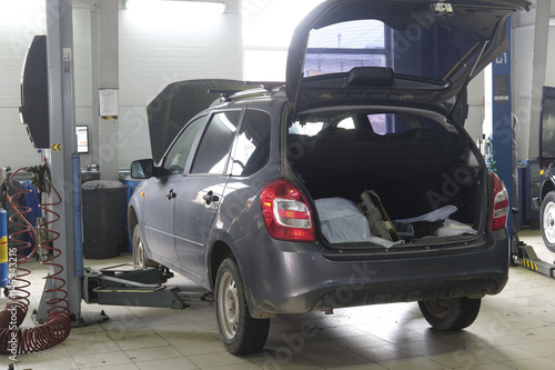 Kaluga, Russia - April, 20, 2017: Cars in a car repair station in Kaluga, Russia © Dmitry Vereshchagin