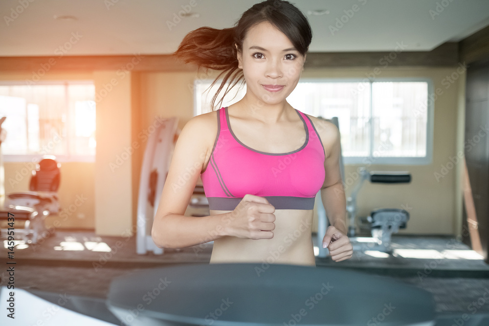 woman run on treadmill woman run on treadmill