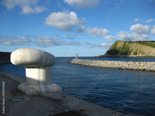 Entrada a puerto de Lekeitio photo