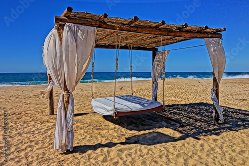 Fotografia The lap of luxury of Beach Bed put together on a pacific ocean coast north of Cabo San Lucas, Mx