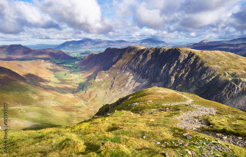 Obraz na płótnie Views of Newlands Beck, High Spy, Narrow Moor and Maiden Moor in the Derwent Fells from the summit of Dale Head, Lake District, England, UK. w salonie