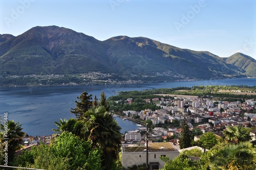 Blick von Orselina im Tessin, auf die Stadt Locarno am Lago Maggiore - Tessiner See im Süden der Schweiz