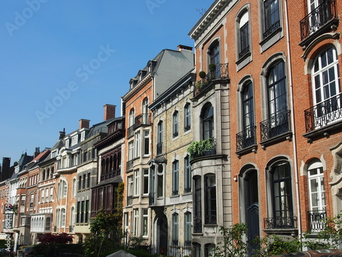 Brüssel: Schöne Altbaufassaden in der Sonne