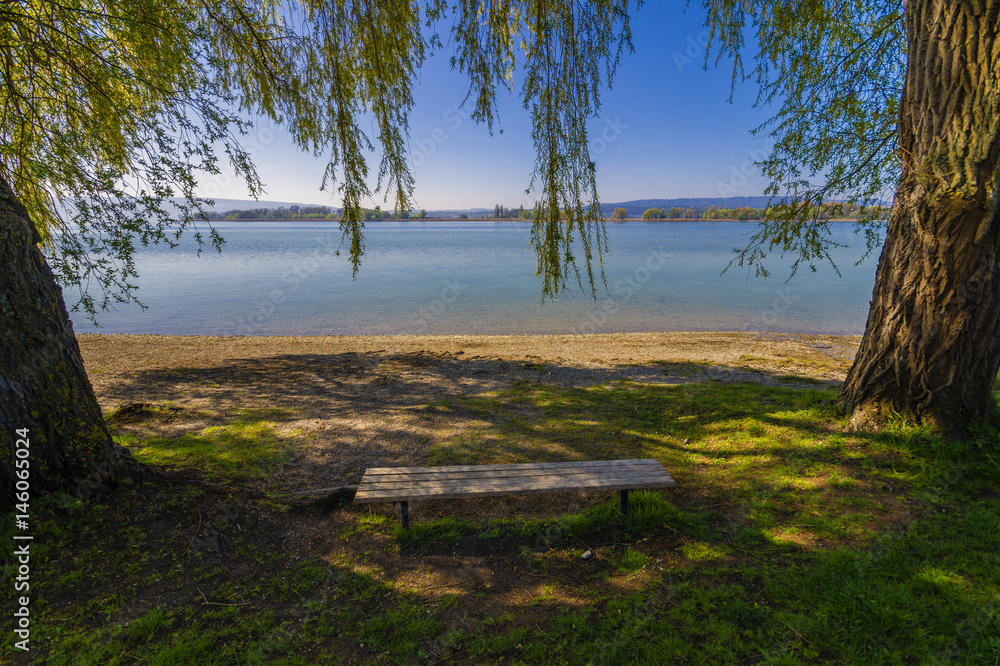 Ferien Sommerzeit am schönen Bodensee mit blauen Himmel Ferien Sommerzeit am schönen Bodensee mit blauen Himmel