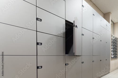 マンションの宅配ボックス